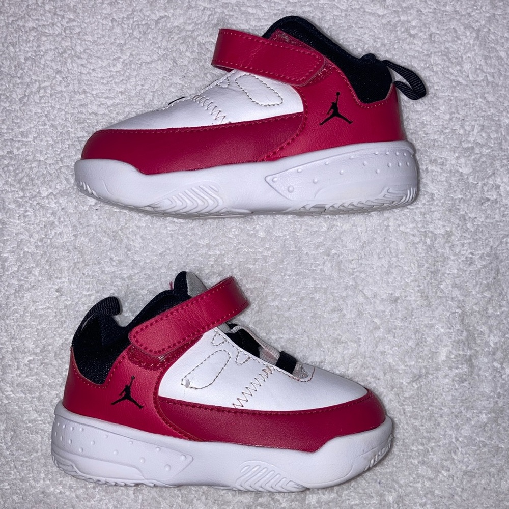 Jordan Max Aura 3 White/Very Berry/Black Toddler Girls' Shoe DA8023 106 SIZE 6c